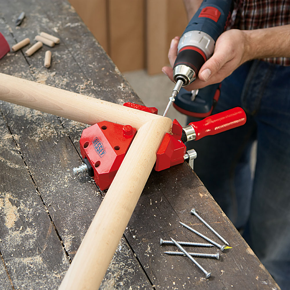 Bes-WS3_work_man_wood_round_1__100