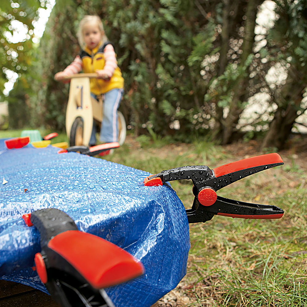 Bes-XC_work_man_sandbox__100