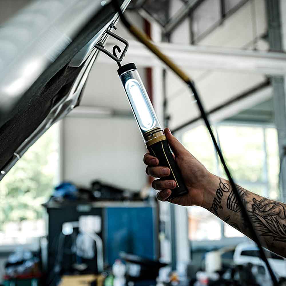 3.-Lámpara LED de taller