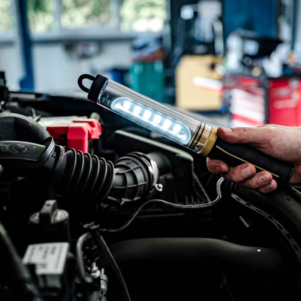 4.-Lámpara LED de taller